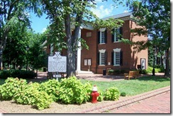 Monticello Marker W-200 in front of Courthouse