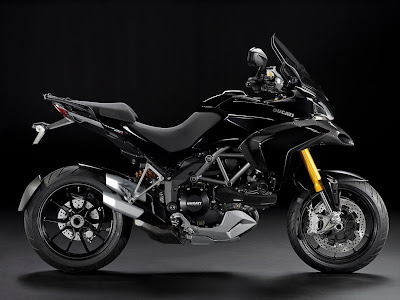 2011-Ducati-Multistrada-1200S-Sport-Black