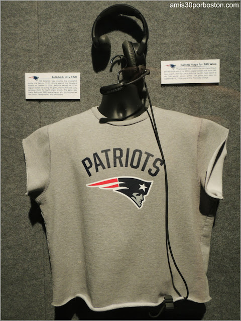 Sudadera y Cascos del Entrenador Bill Belichick