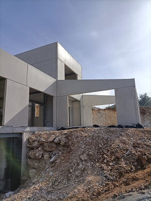 fachadas-viviendas-panel-macizo-gris-liso