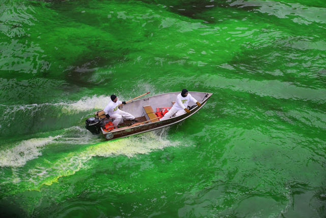 Rio ganha coloração verde no dia de St. Patrick's Day