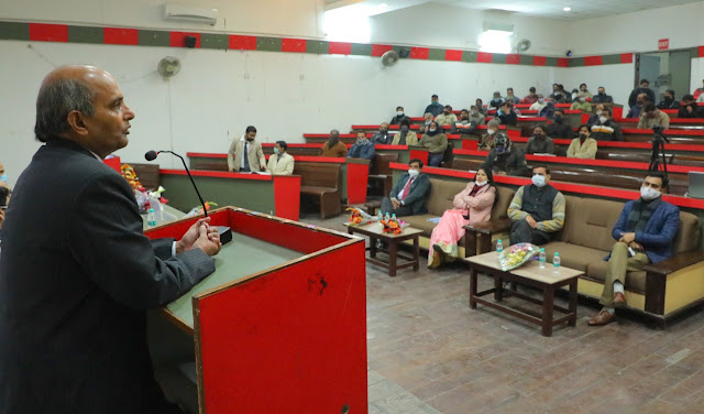 Inauguration of the two-day National Conference on Materials and Devices by the Physical Department of FOECS at Tirthankar Mahaveer University.