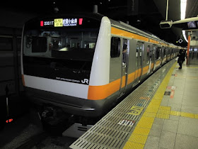 中央線各駅停車　武蔵小金井行き　E231系(平日2本運行)