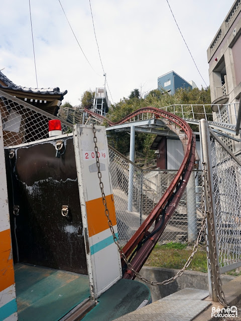 玄海島の荷物運搬用のモノレール