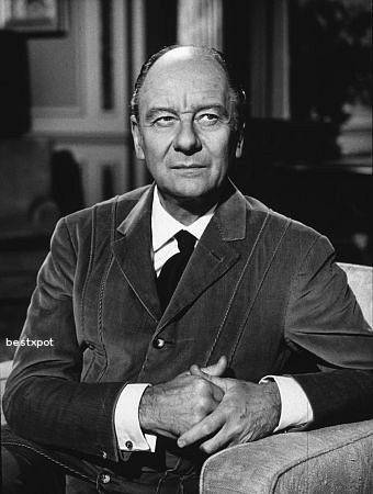 John Gielgud Biography and Net Worth in 2023