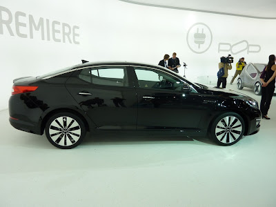 Paris Motor Show Live 2010 Kia Optima, better than a Peugeot 508?