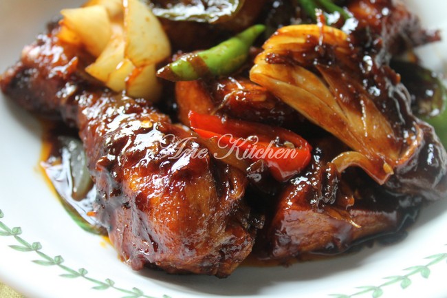 Ayam Masak Kicap Pedas Sedap Versi Kakak Neelofa Azie Kitchen