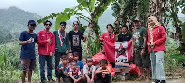 Bangun Kepedulian Sosial, DPC GMNI Mamuju Berbagi Sembako ke Korban Banjir 