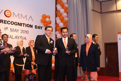 Saya dianugerahkan sebagai VeMMA Diamond Leader pada 1 Mei 2010 di Eastin Hotel, Kuala Lumpur