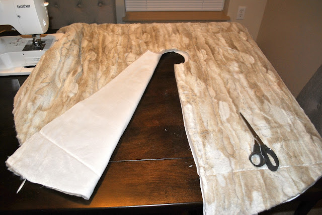 UPCYCLED FAUX FUR BLANKET INTO TREE SKIRT TUTORIAL