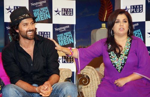 Hrithik Roshan and Kangna with Farah Khan on the sets of 'Tere Mere Beach Mein'