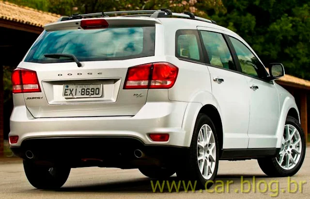 Novo Dodge Journey 2012 SXT - traseira