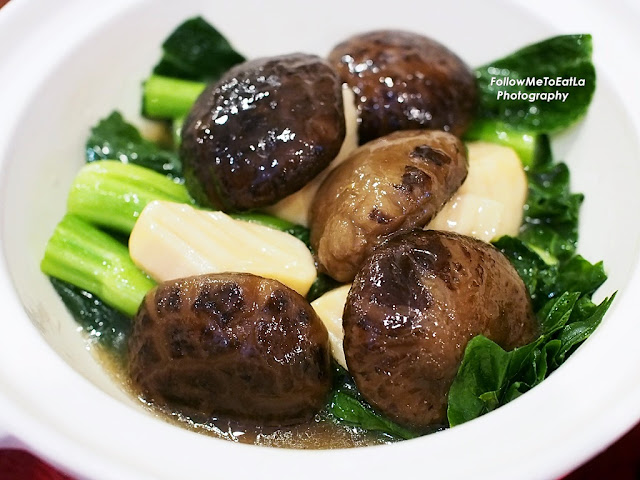  Braised Sliced Top Shell Abalone with Seasonal Vegetable  