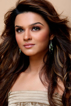 Aashka Garodia Hot Photo