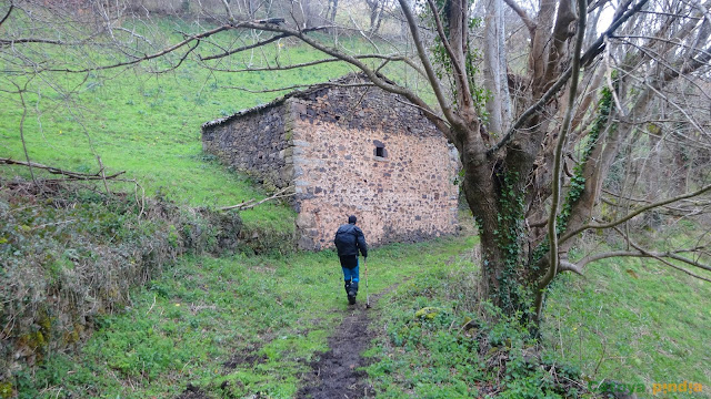 Ruta circular al Pico Horru, techo del concejo de Belmonte, en la Sierra de la Manteca