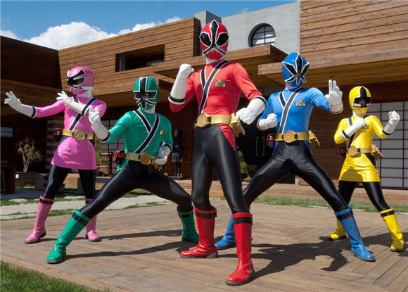 We have reported before that a never before seen Power Rangers Samurai 