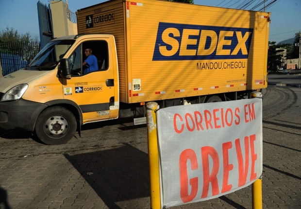 Correios entram em greve por tempo indeterminado contra possível privatização