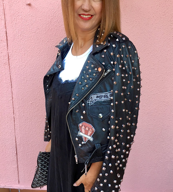 Look con biker, zara, streetstyle, dress, shoes, rock&roll, Carmen Hummer style, fashion blogger