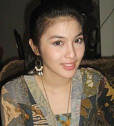 sandra dewi