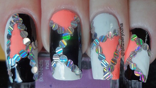 Glitter placement mani with Beauty Bigbang, Holographic Laser Stripes Loose Glitter, J2104-2C