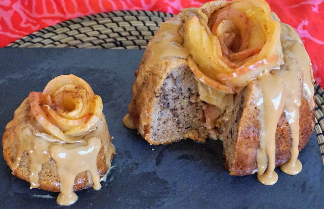 Bundt Cake de manzana y glaseado de dulce de leche