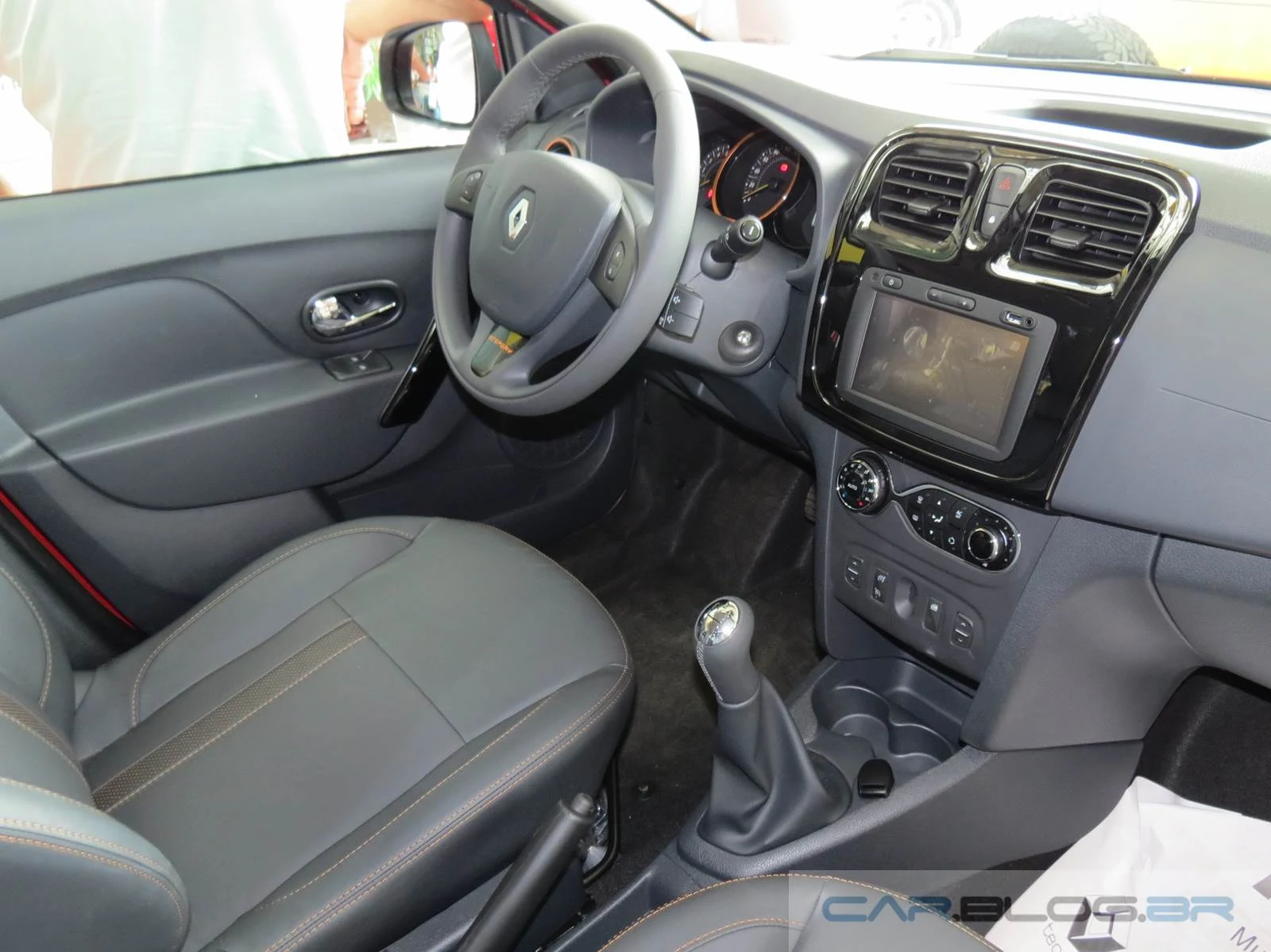 Novo Renault Sandero Stepway 2015 - interior