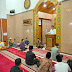 Tausiah Awal Ramadan di Masjid Al-Mukarramah, Gubernur Mahyeldi Syiarkan Kemuliaan Manusia  Bertakwa