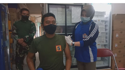 Kodiklatal menggelar kegiatan vaksin untuk masyarakat maritim yang berada di Surabaya