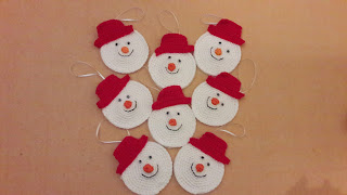 http://mjmcrafts.blogspot.com/2012/11/thinking-on-christmas-crochet-coasters.html
