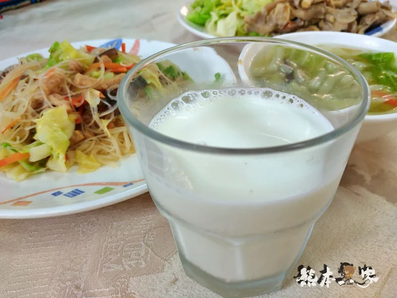 苗栗特色料理｜飛牛餐廳｜牧場起司酥、鮮奶饅頭酥好吃-還有素食、單點、團體合菜選擇