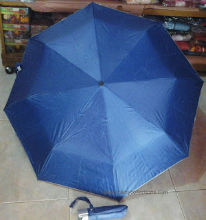 payung lipat 3 dilengkapi dengan lapisan anti ultra violet
