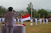 Gerimis Hiasi Prosesi Pengibaran Bendera dalam Perayaan HUT ke-78 RI di Desa Tangkolo