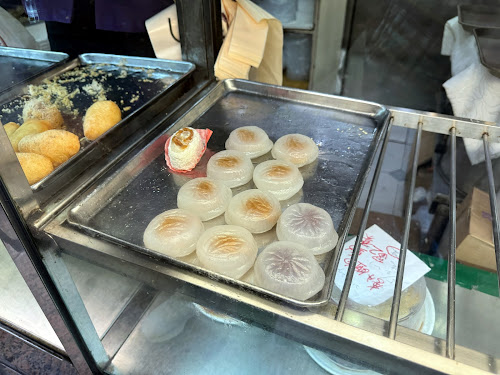 Light Vegetarian Restaurant 普光齋 [Hong Kong, CHINA] - Amazing traditional glutinous rice cake with sweet fillings 貞餅 hard to find in Hong Kong