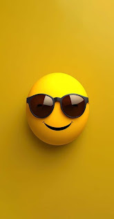 خلفية ايفون ايموجي اصفر يرتدي نظارات بدقة 4K، خلفيات صفراء روعة