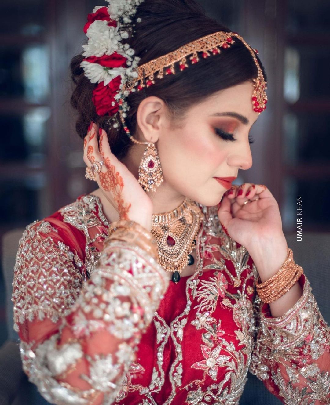 Cute Bridal Pics with Instagram Caption