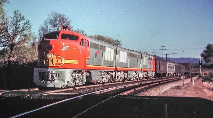 Victorville Layout: Santa Fe's FM Erie-Built Locos in Victorville, and  Building Layout Section 1