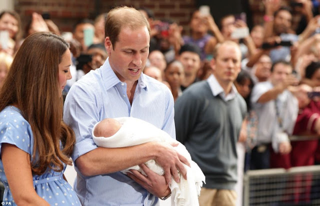 First Pics Of Kate And Prince William's Royal Baby