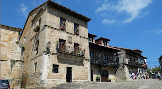 Santillana del Mar, Plaza de las Arenas.