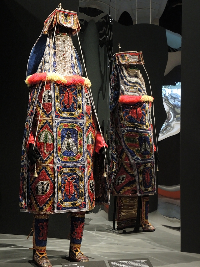 Parijs: Musée du Quai Branly: de tuin en "Black Indians"