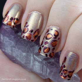 Easy autumn/fall holographic leopard print nail art.