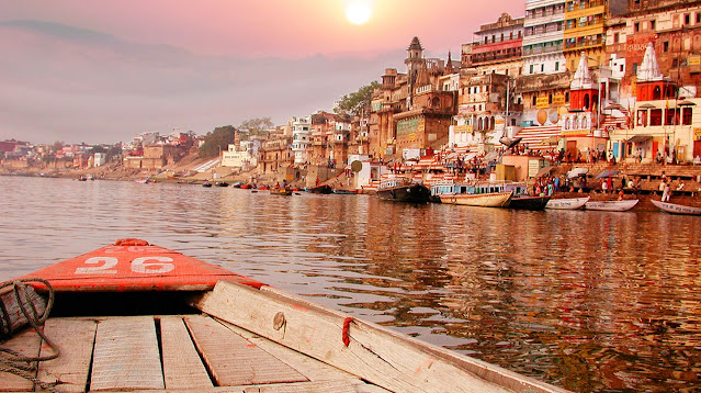 The Essence of Bhakti on the Ganges: Khardaha and Panihati in Focus