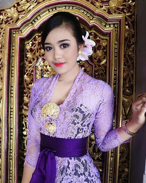 70 Model Kebaya Bali Lengan Panjang Pendek Kombinasi