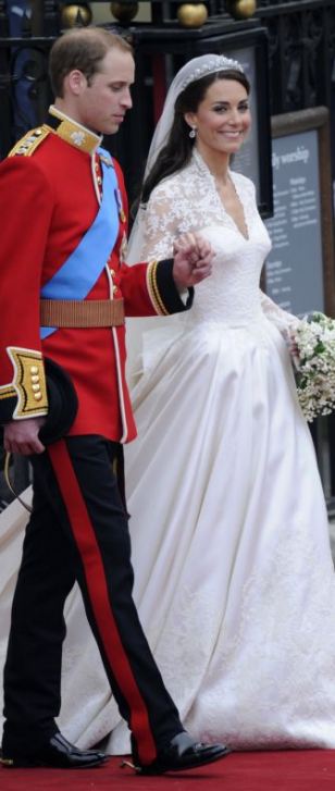 prince william jecca craig kate middleton wedding dress alexander mcqueen. Alexander McQueen dress,