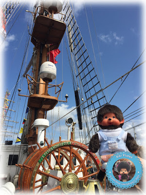 Bubbles le Monchhichi découvre Les Grandes Voiles du Havre - le havre 500ans - voiliers - port