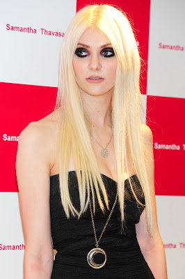 Taylor Momsen Hottie Samantha Thavasa Handbag - Beautiful Female Photos