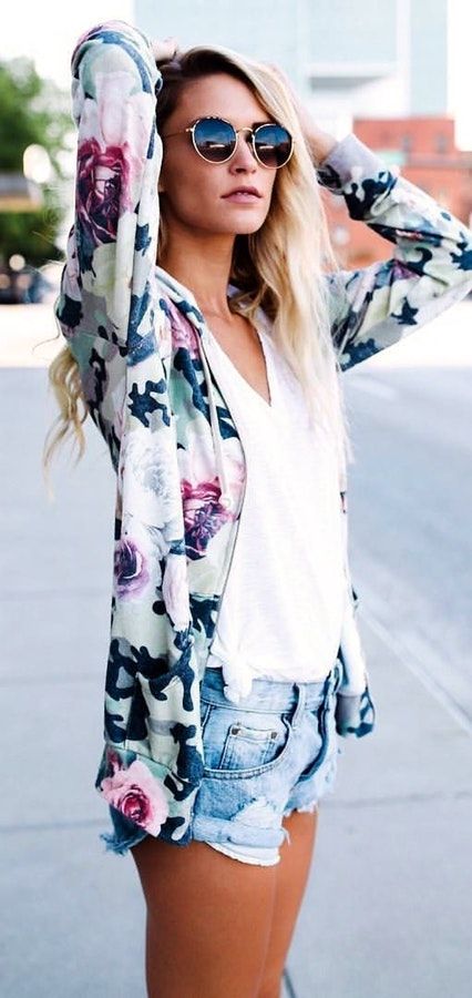 fashion trends / floral cardi + top + shorts