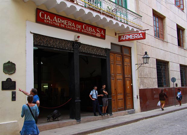 Calle Mercaderes en la Habana Vieja