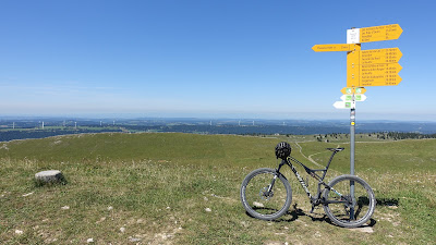 Blick Richtung Mont-Soleil und Mont Crosin