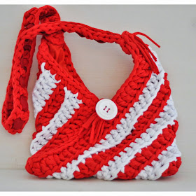 Bolso trapillo rojo y blanco