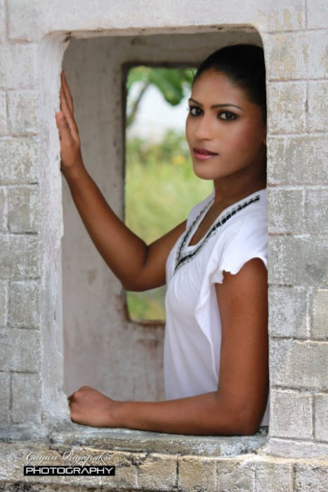 sri lankan upcoming model oushi perera actress pics